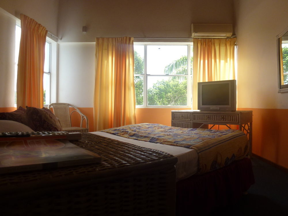 Inn La Galleria Five Islands Village ภายนอก รูปภาพ
